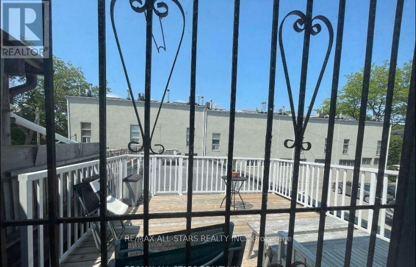 1074 Bloor Street W, Toronto, Ontario  M6H 1M6 - Photo 6 - W12502908