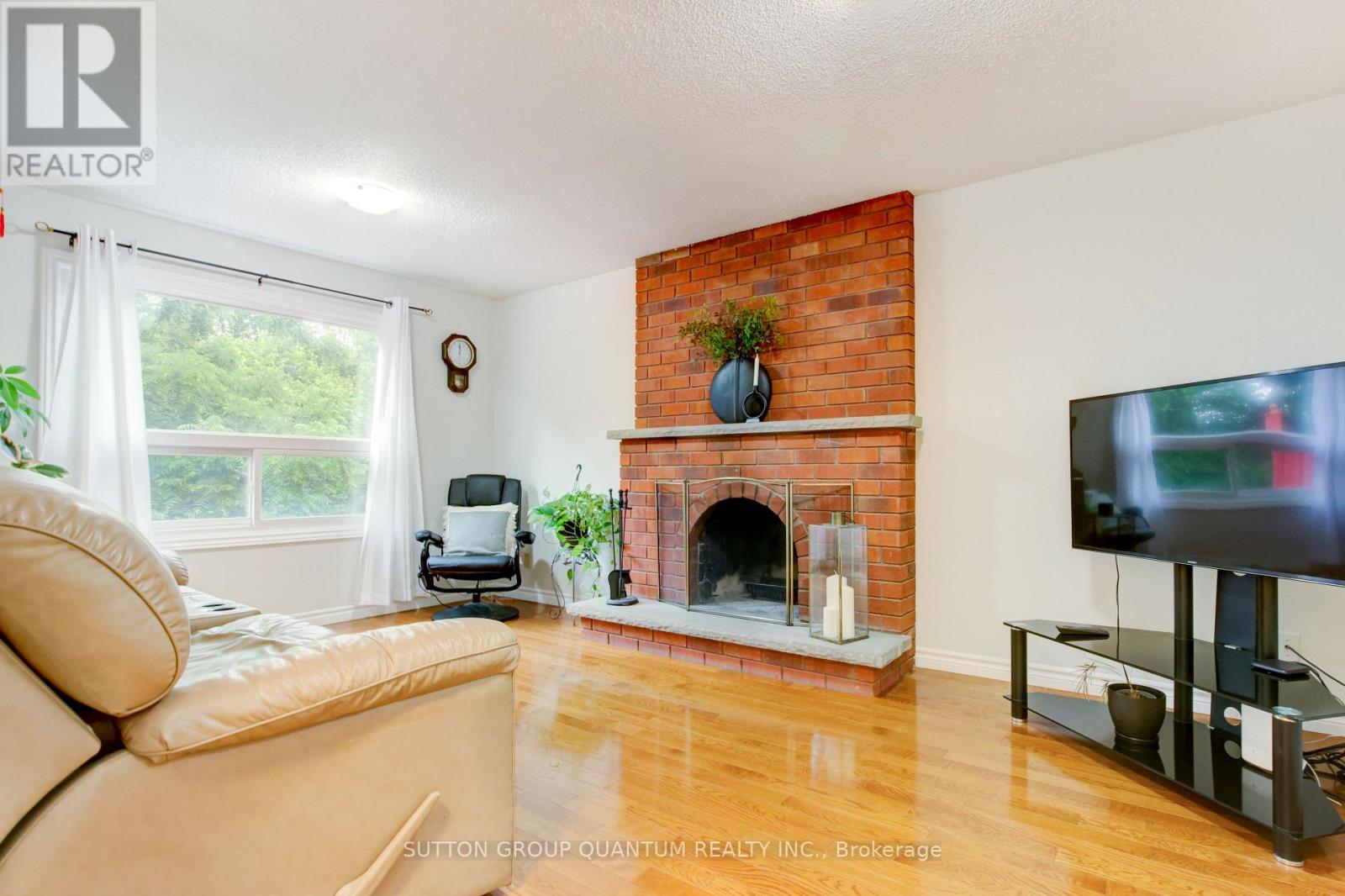 61 Sunforest Drive, Brampton, Ontario  L6Z 2W7 - Photo 13 - W12502934