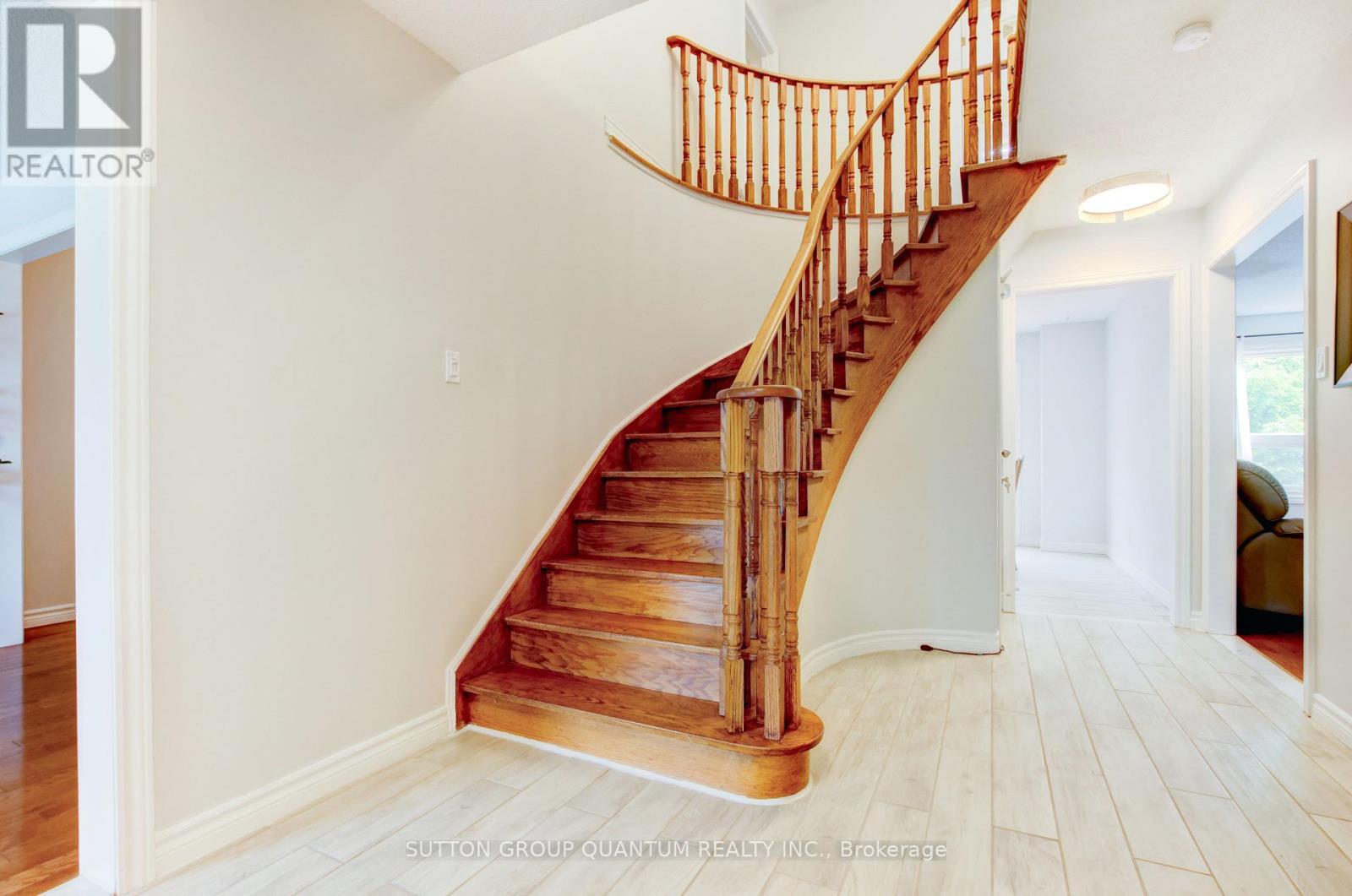 61 Sunforest Drive, Brampton, Ontario  L6Z 2W7 - Photo 17 - W12502934