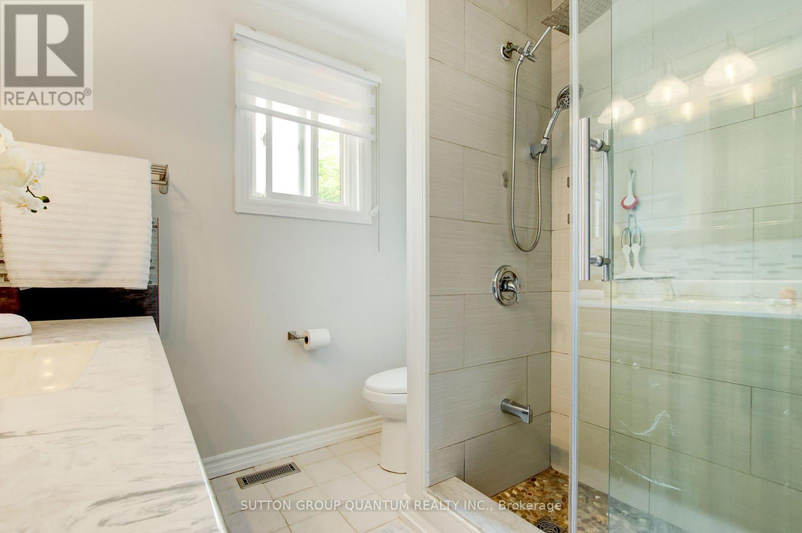 61 Sunforest Drive, Brampton, Ontario  L6Z 2W7 - Photo 22 - W12502934