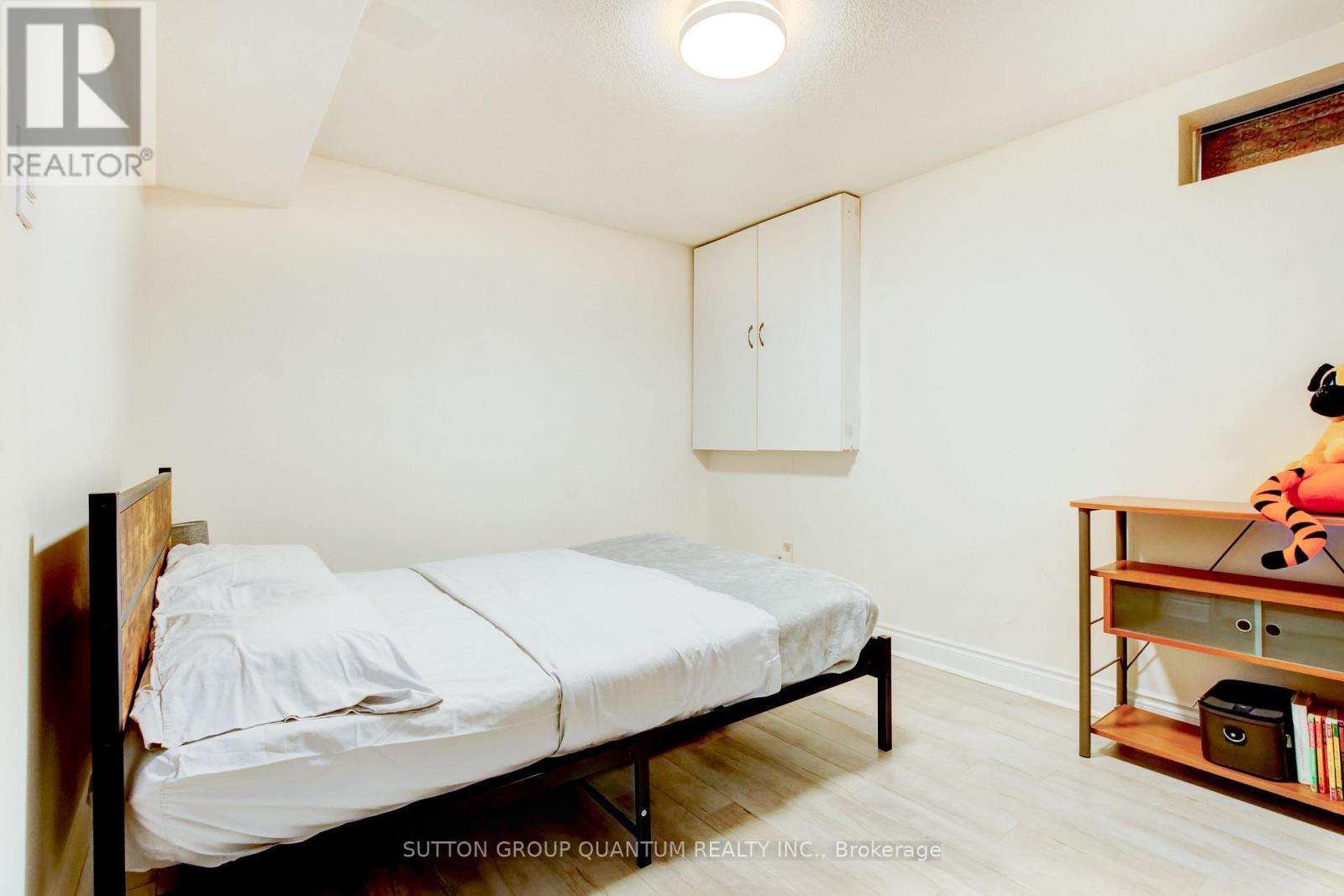 61 Sunforest Drive, Brampton, Ontario  L6Z 2W7 - Photo 38 - W12502934