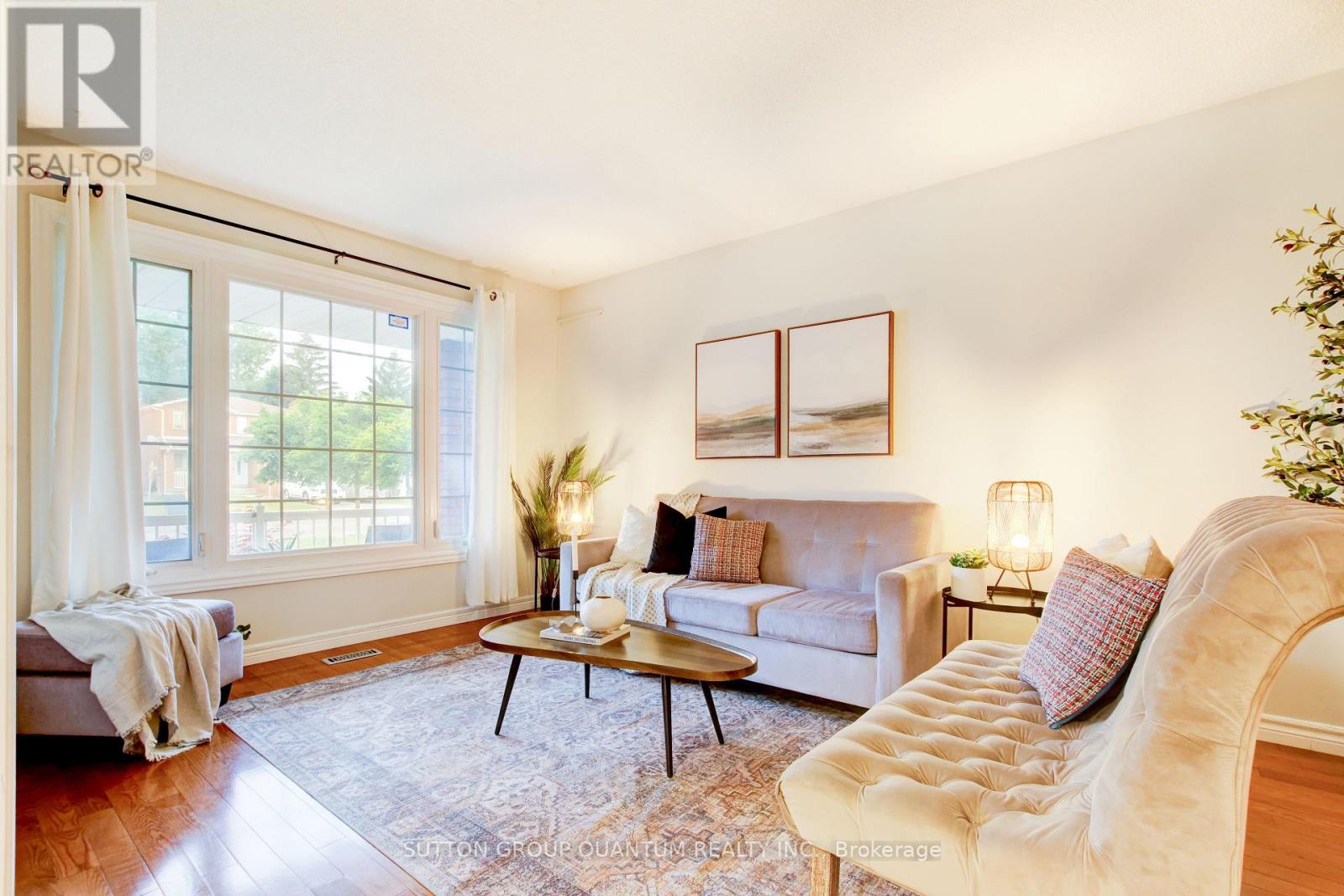 61 Sunforest Drive, Brampton, Ontario  L6Z 2W7 - Photo 4 - W12502934