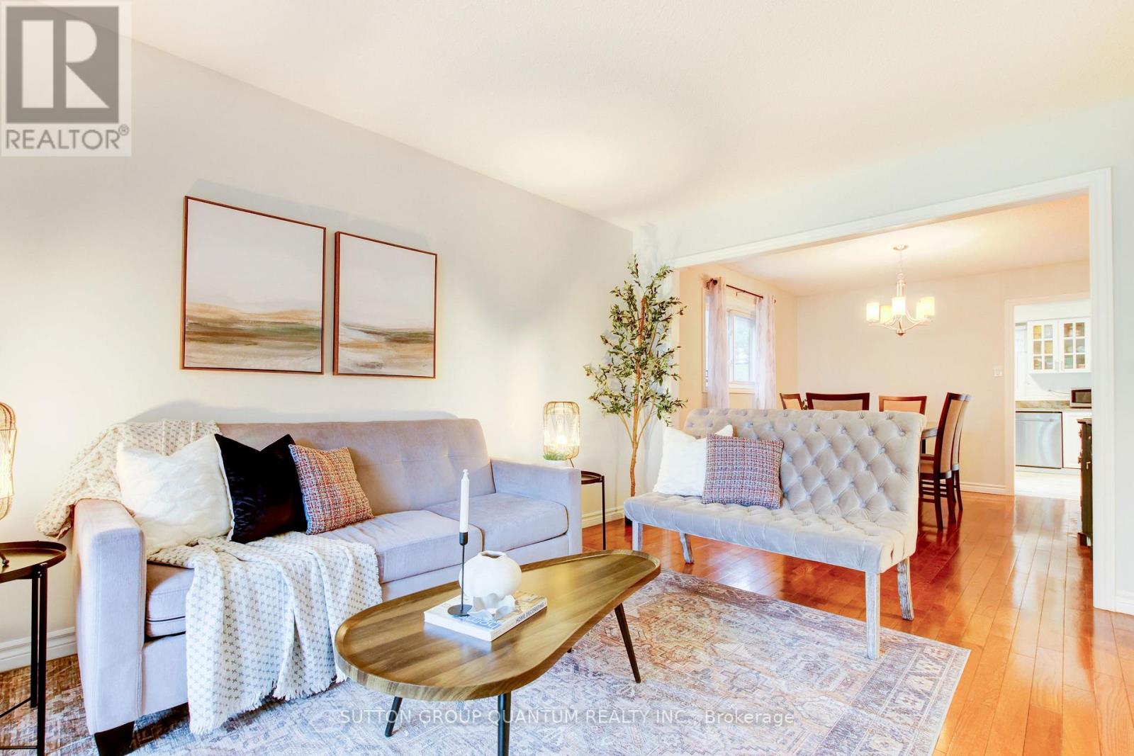 61 Sunforest Drive, Brampton, Ontario  L6Z 2W7 - Photo 5 - W12502934