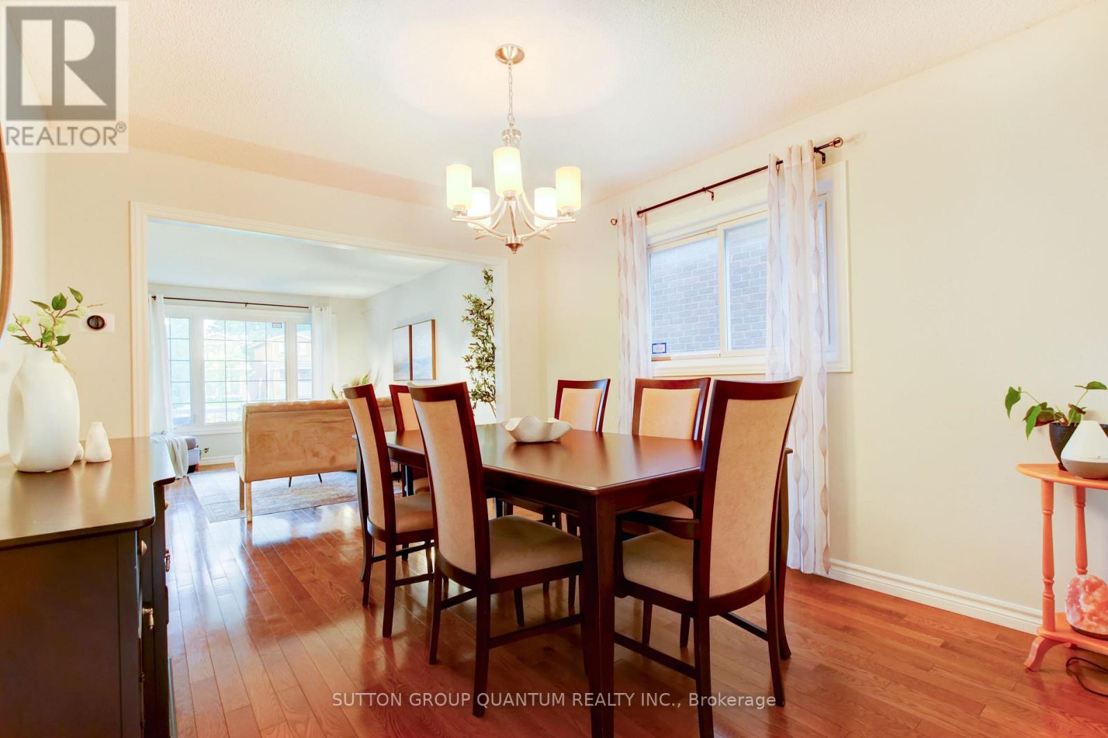 61 Sunforest Drive, Brampton, Ontario  L6Z 2W7 - Photo 7 - W12502934