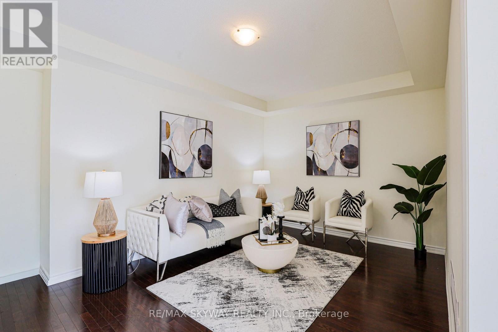 379 Valleyway Drive, Brampton, Ontario  L6X 5S7 - Photo 10 - W12502938