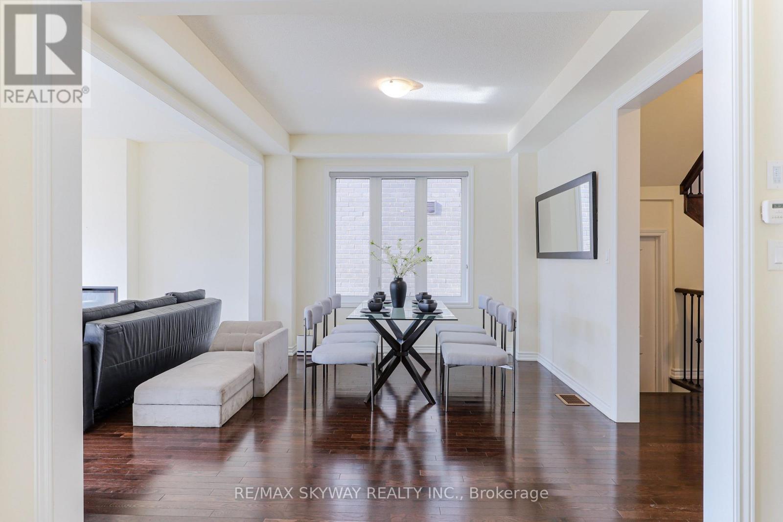 379 Valleyway Drive, Brampton, Ontario  L6X 5S7 - Photo 14 - W12502938