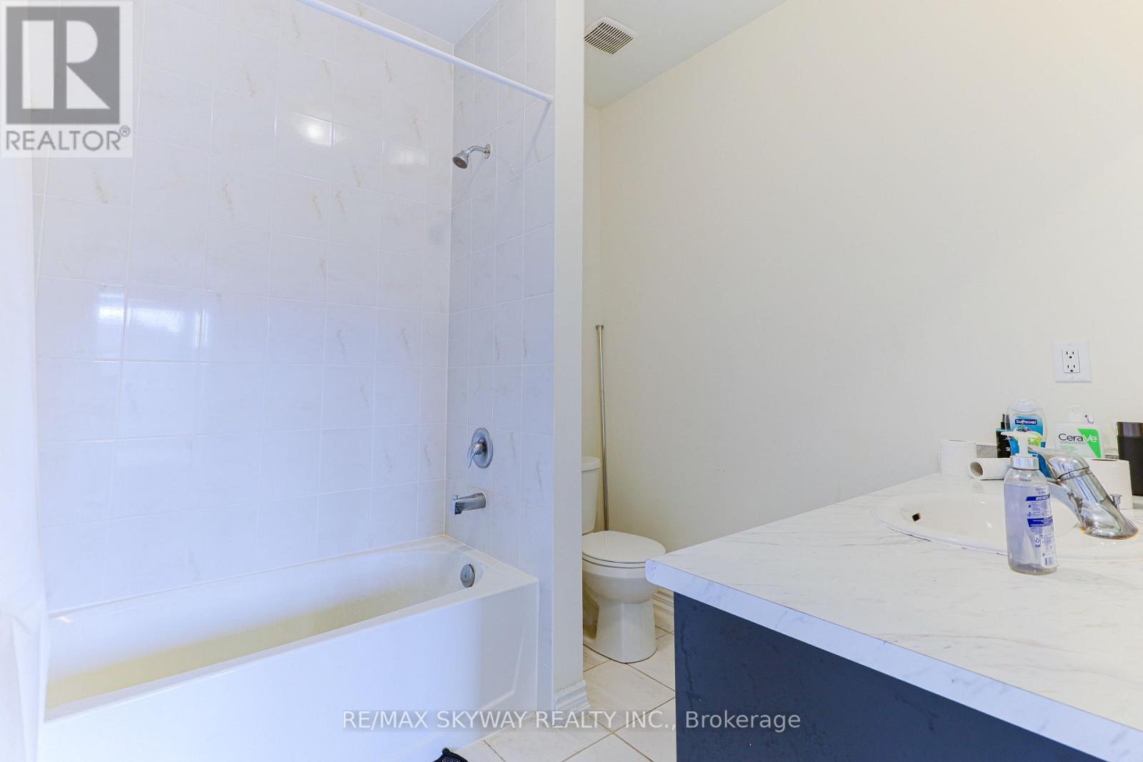 379 Valleyway Drive, Brampton, Ontario  L6X 5S7 - Photo 28 - W12502938