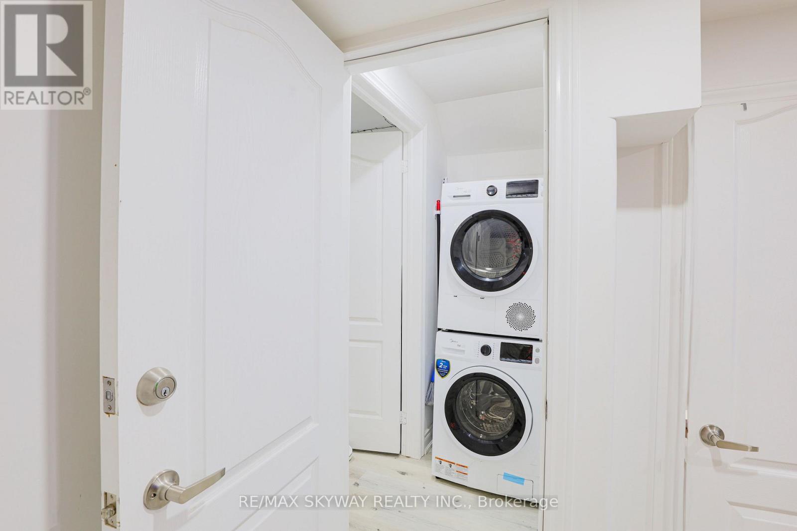 379 Valleyway Drive, Brampton, Ontario  L6X 5S7 - Photo 38 - W12502938