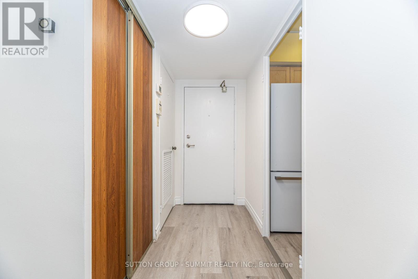 2301 - 1333 Bloor Street, Mississauga, Ontario  L4Y 3T6 - Photo 6 - W12502954