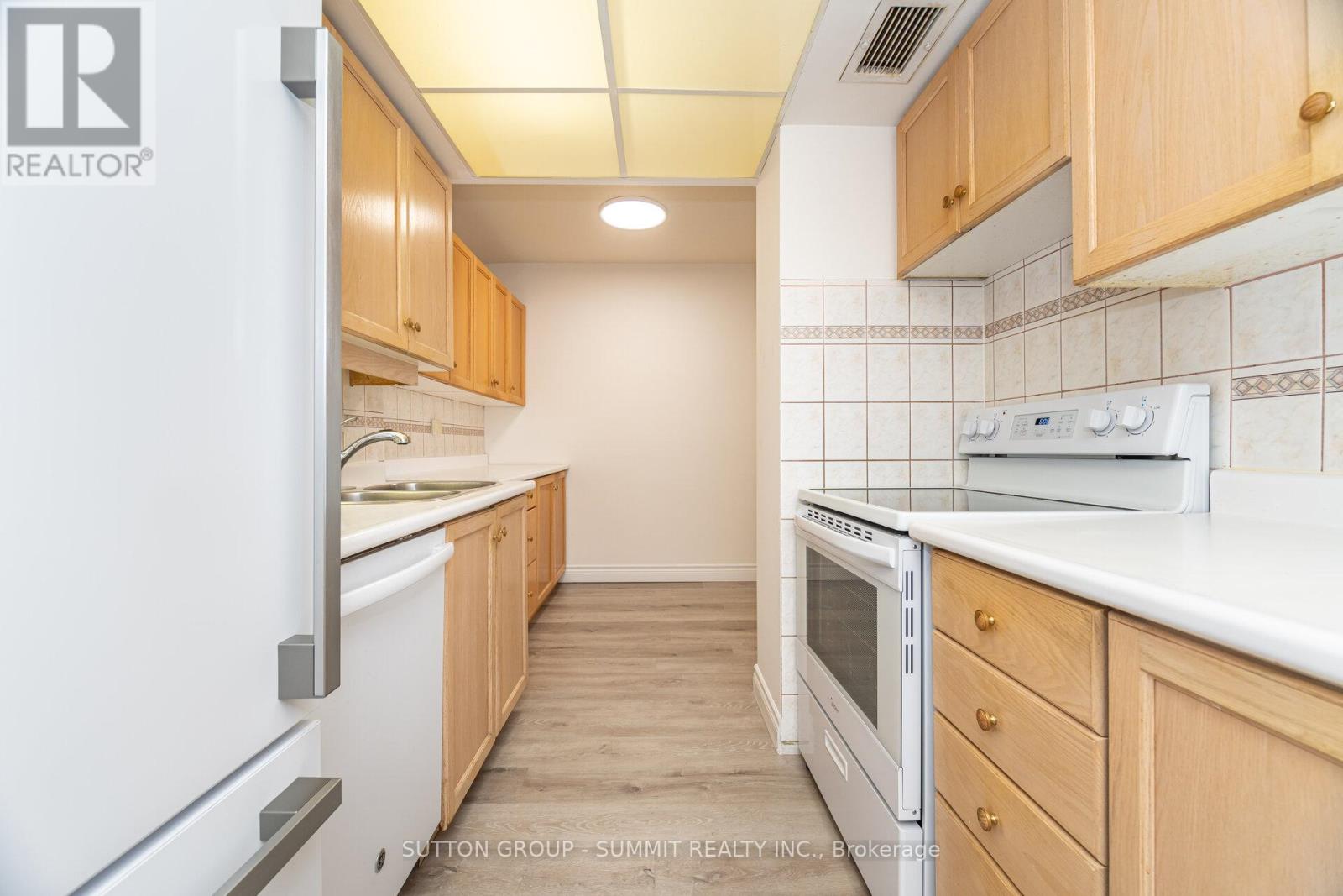 2301 - 1333 Bloor Street, Mississauga, Ontario  L4Y 3T6 - Photo 7 - W12502954