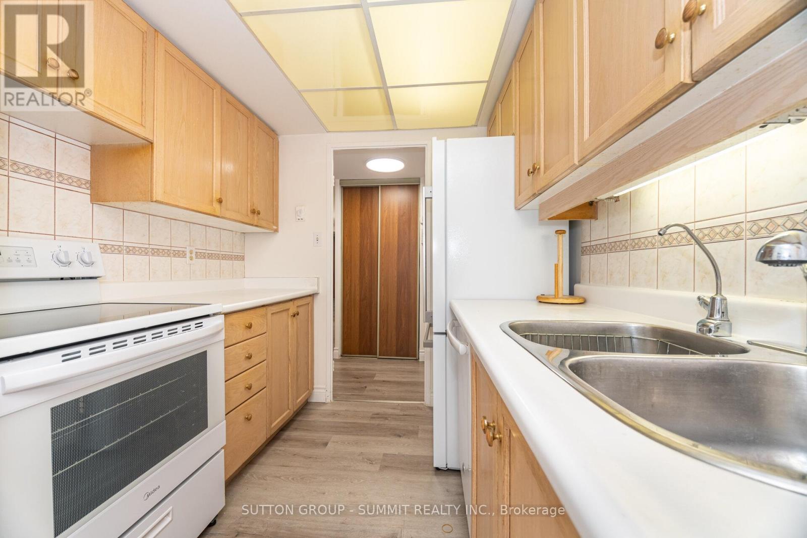 2301 - 1333 Bloor Street, Mississauga, Ontario  L4Y 3T6 - Photo 8 - W12502954