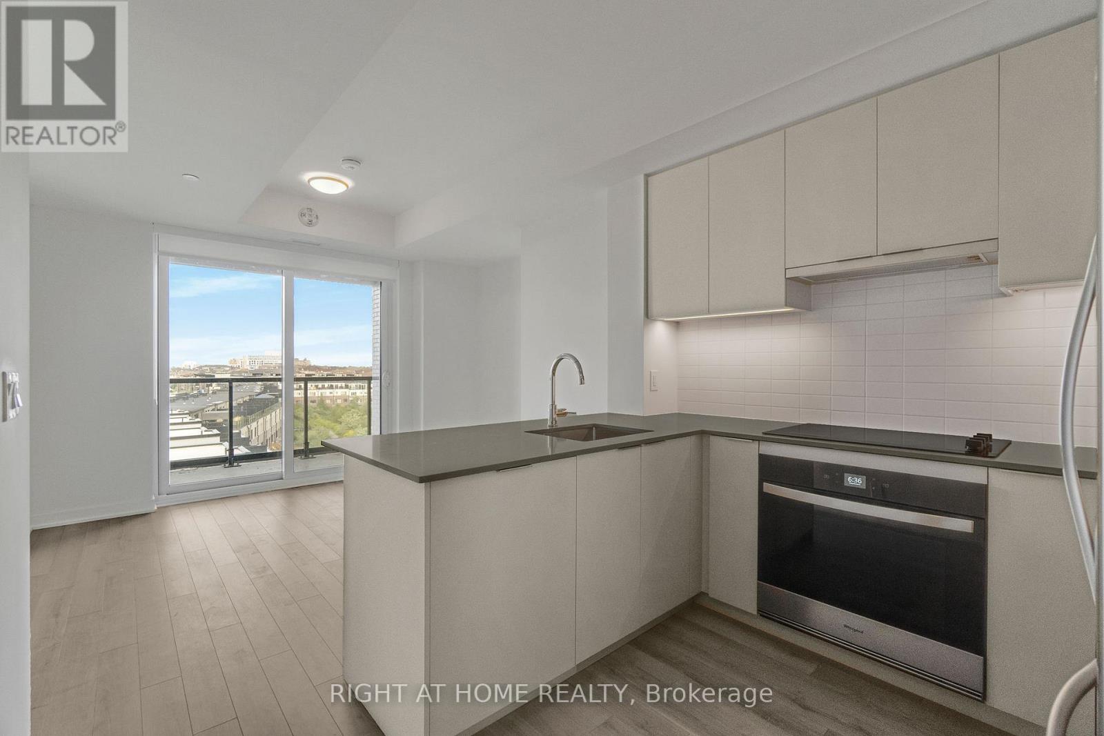 609 - 3079 Trafalgar Road, Oakville, Ontario  L6H 8C5 - Photo 9 - W12502960