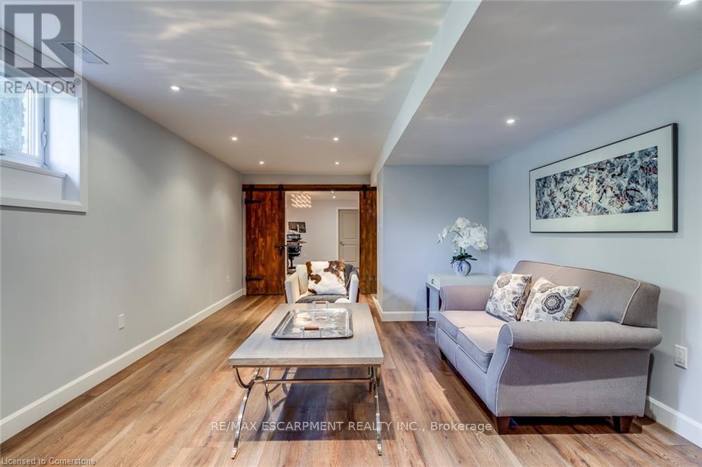 4306 Lakeshore Road, Burlington, Ontario  L7L 1A8 - Photo 16 - W12502976