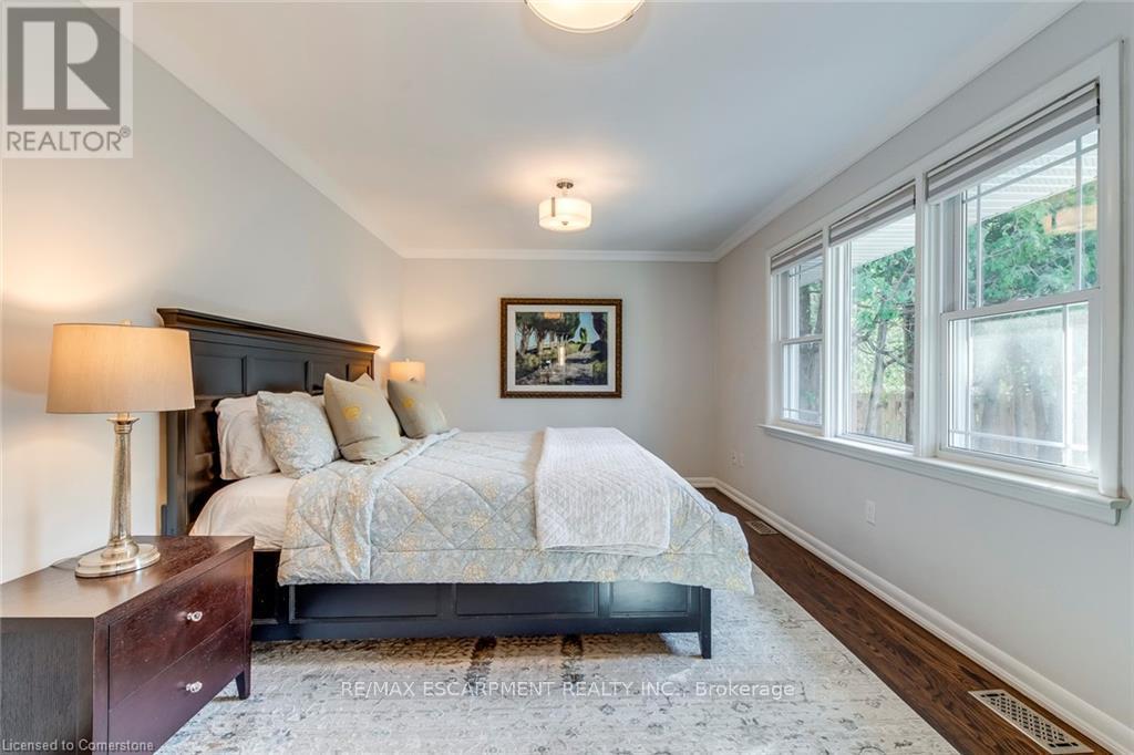 4306 Lakeshore Road, Burlington, Ontario  L7L 1A8 - Photo 17 - W12502976