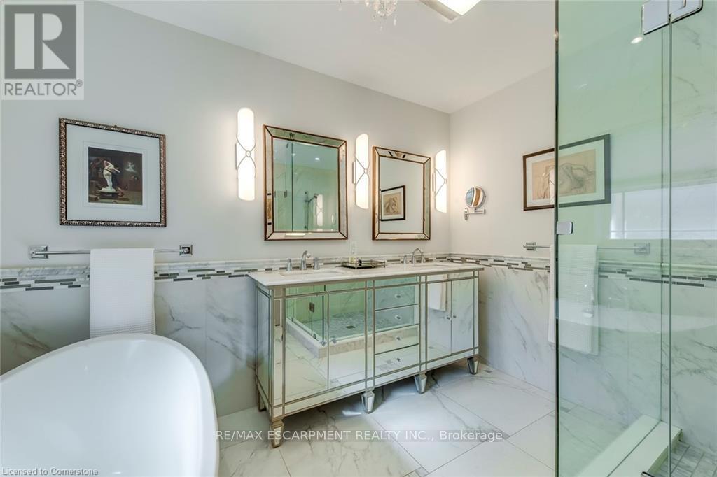 4306 Lakeshore Road, Burlington, Ontario  L7L 1A8 - Photo 20 - W12502976