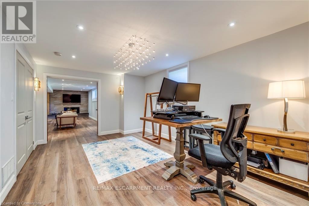 4306 Lakeshore Road, Burlington, Ontario  L7L 1A8 - Photo 30 - W12502976