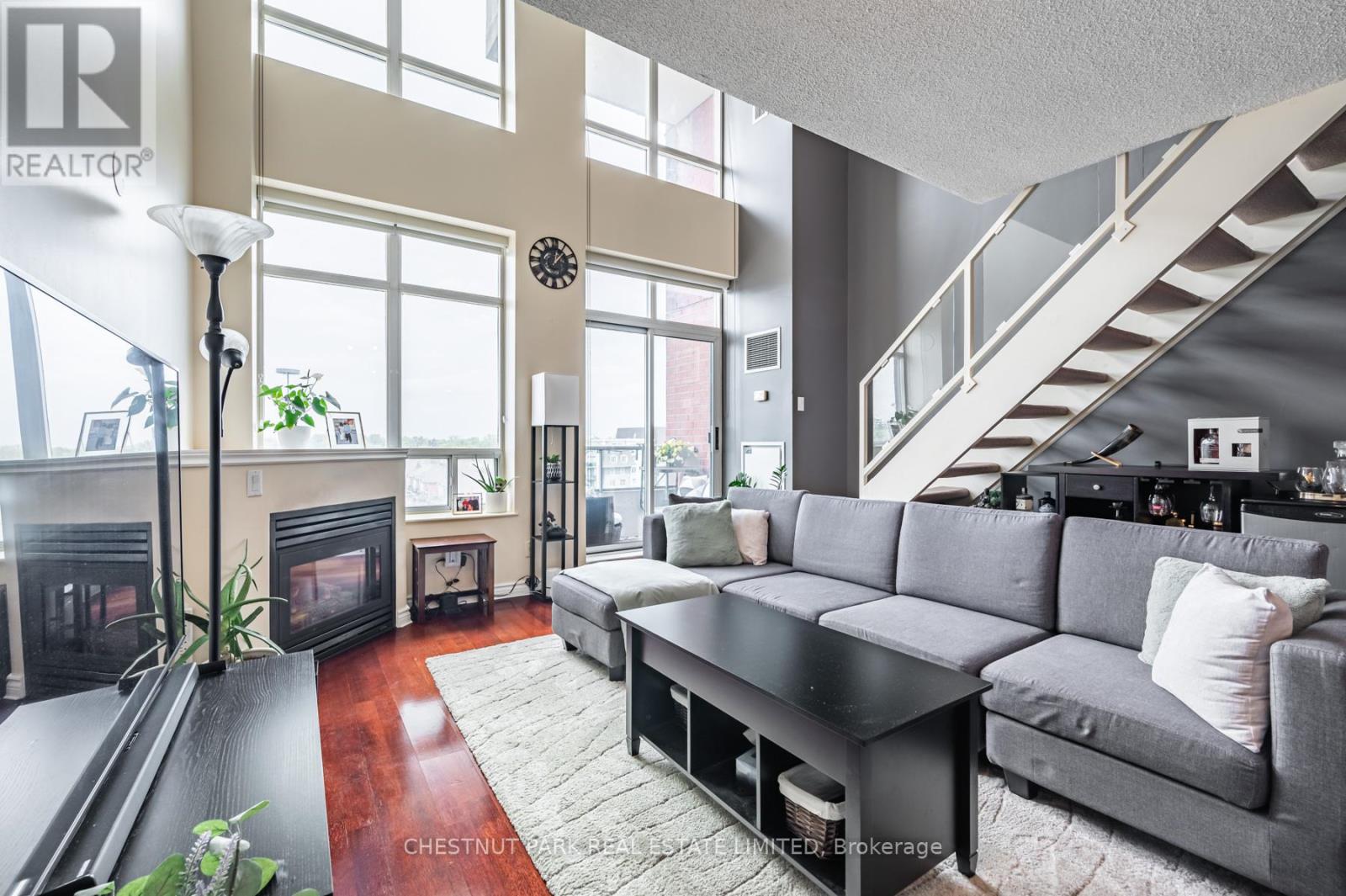 525 - 200 MANITOBA STREET, Toronto, Ontario