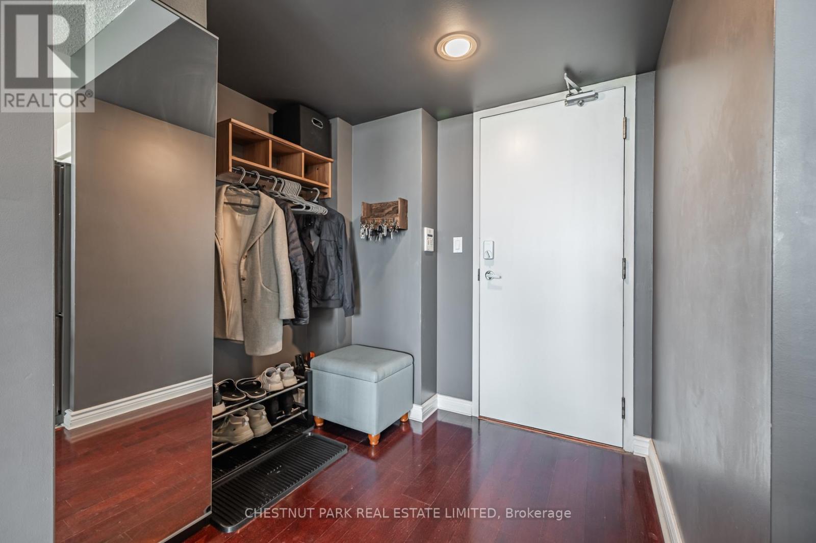 525 - 200 Manitoba Street, Toronto, Ontario  M8Y 3Y9 - Photo 5 - W12502992