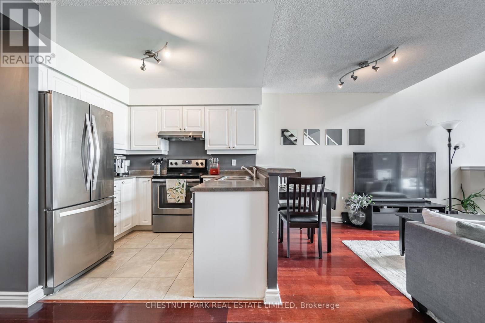 525 - 200 Manitoba Street, Toronto, Ontario  M8Y 3Y9 - Photo 8 - W12502992