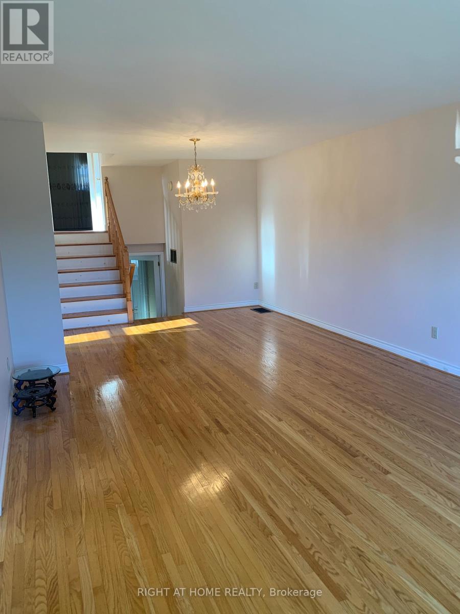 24 Dean Street, Brampton, Ontario  L6W 1M6 - Photo 5 - W12503016