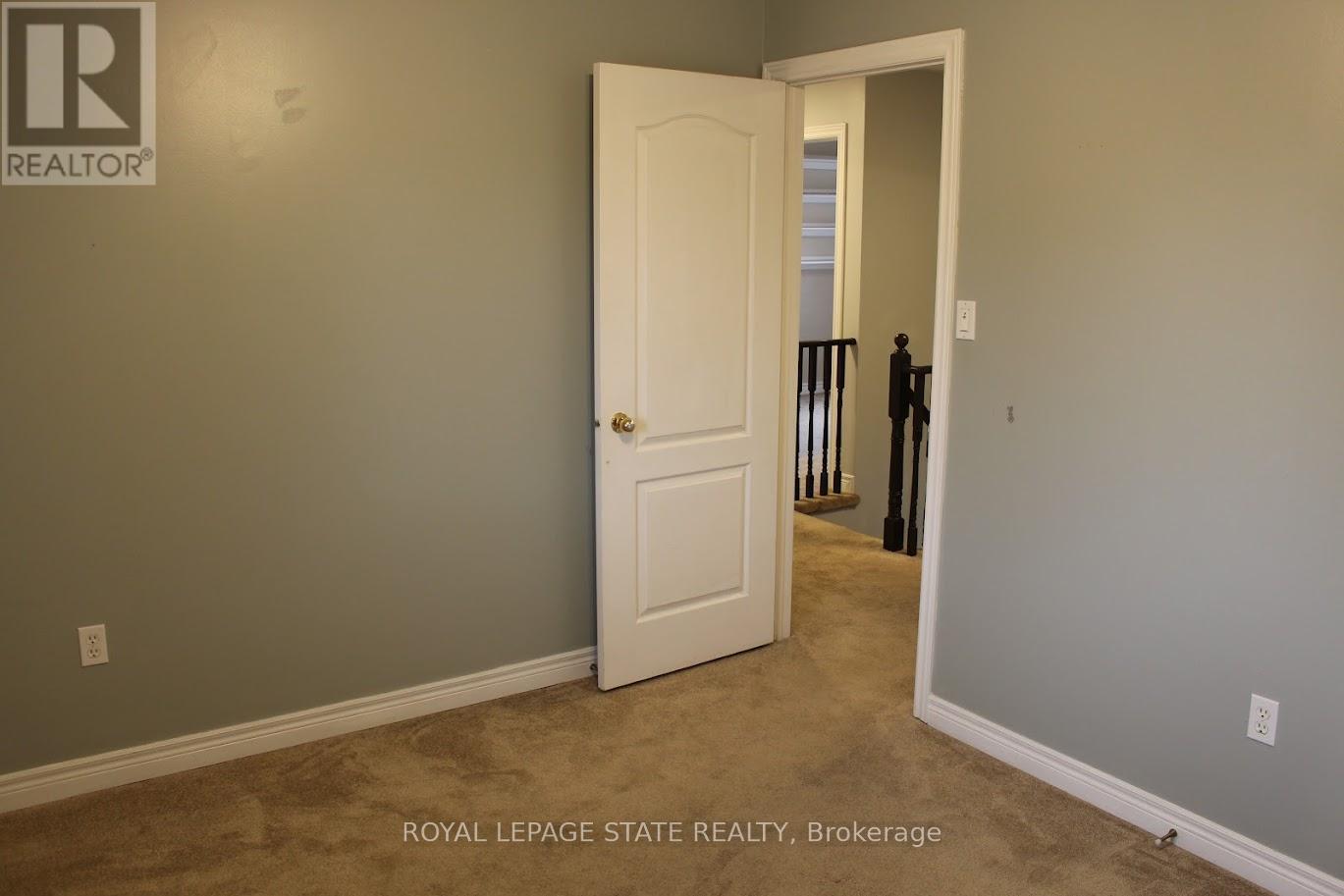 2128 Blackforest Crescent, Oakville, Ontario  L6M 4T7 - Photo 14 - W12503084