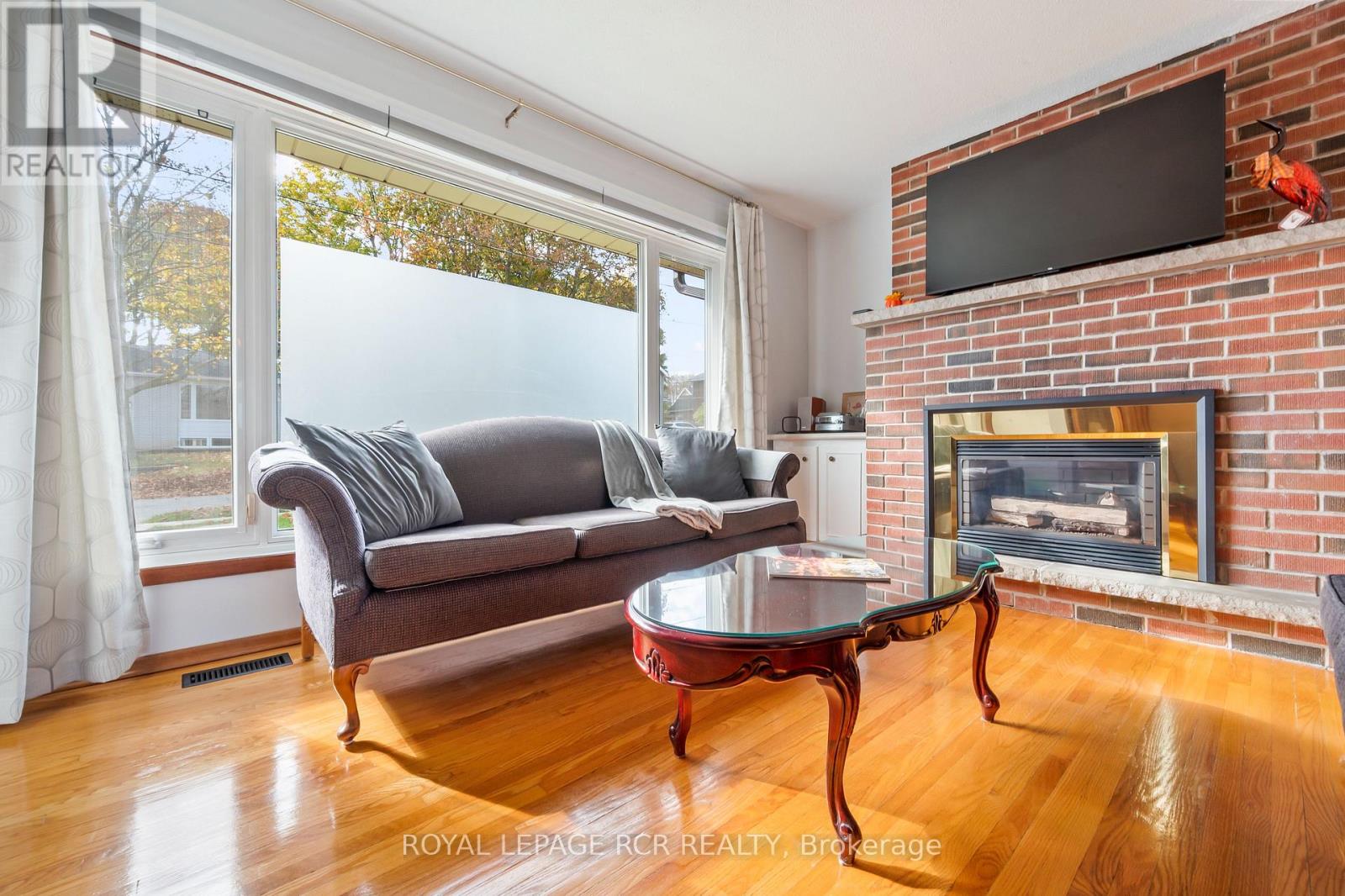 37 Margaret Street, Orangeville, Ontario  L9W 2N5 - Photo 3 - W12503096