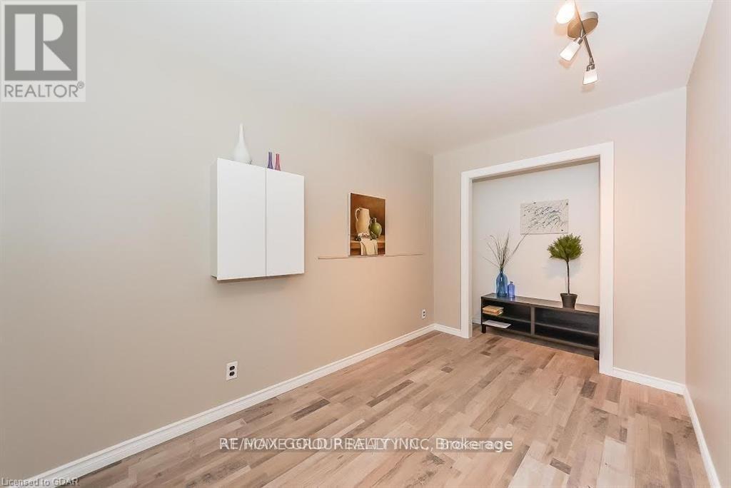 808 York Road, Guelph, Ontario  N1E 6A6 - Photo 4 - X12502940