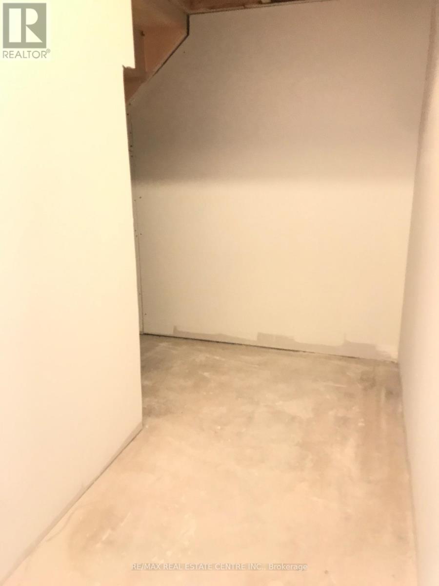 D5 - 24 Morrison Road, Kitchener, Ontario  N2A 0L1 - Photo 6 - X12503106