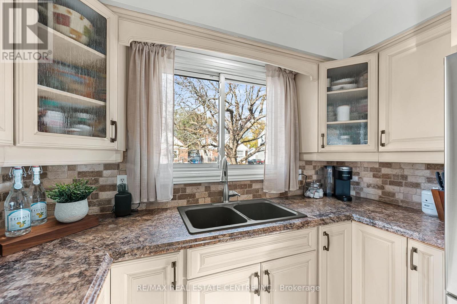 97 First Avenue, Cambridge, Ontario  N1S 2B4 - Photo 14 - X12503108