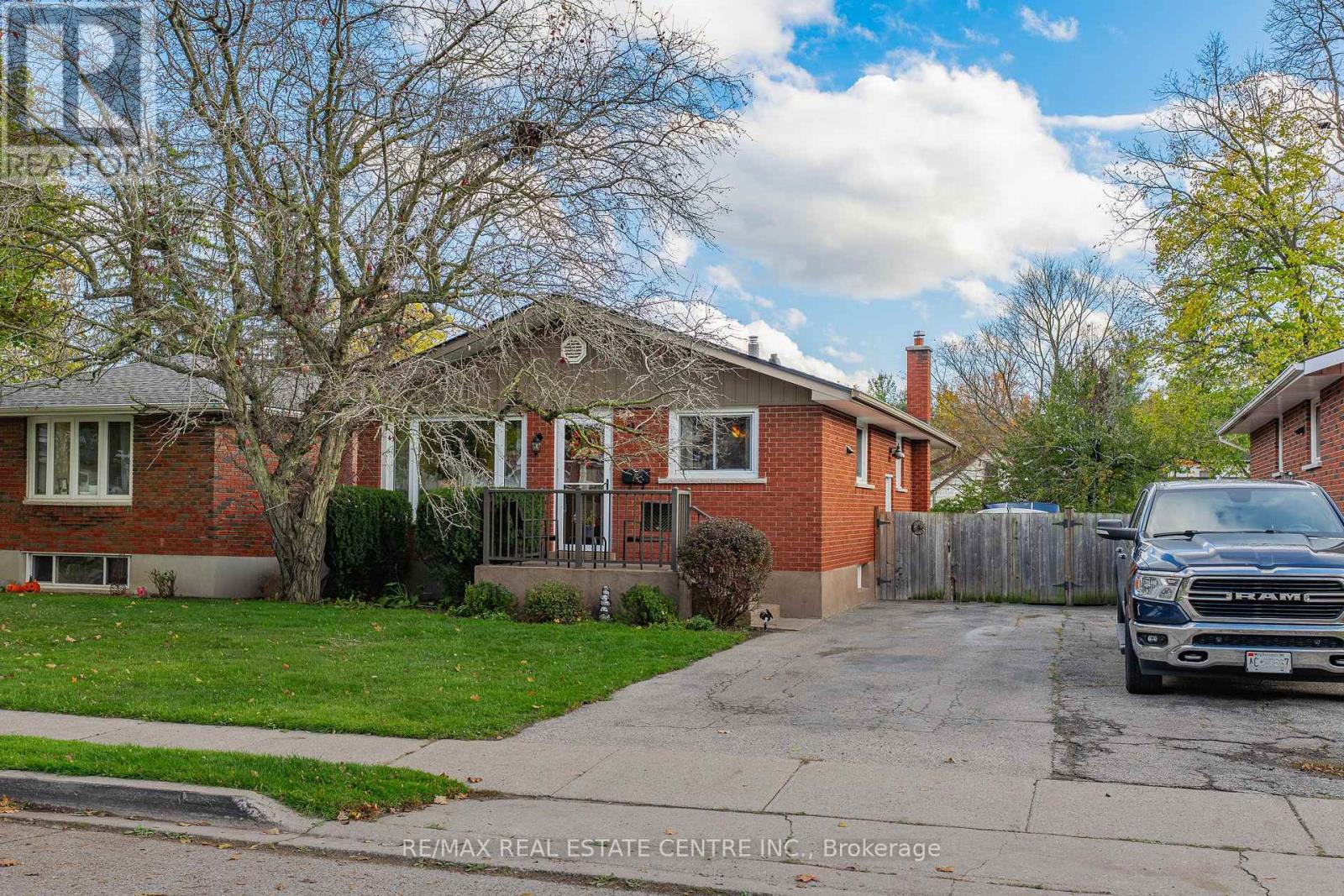 97 First Avenue, Cambridge, Ontario  N1S 2B4 - Photo 2 - X12503108