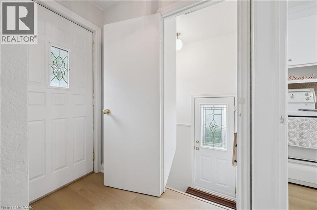 202 Alderbrae Avenue, Etobicoke, Ontario  M8W 4K5 - Photo 6 - 40769388