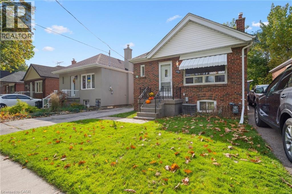 Property at 202 ALDERBRAE Avenue image 2