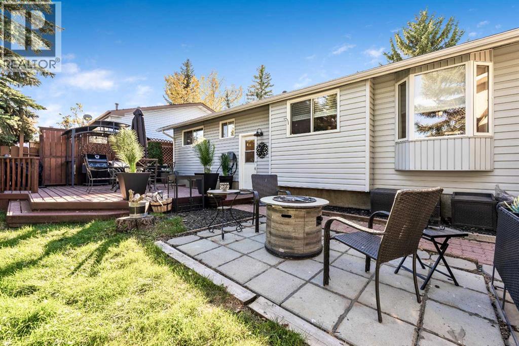 223 Brookpark Drive Sw, Calgary, Alberta  T2W 2W7 - Photo 19 - A2261691