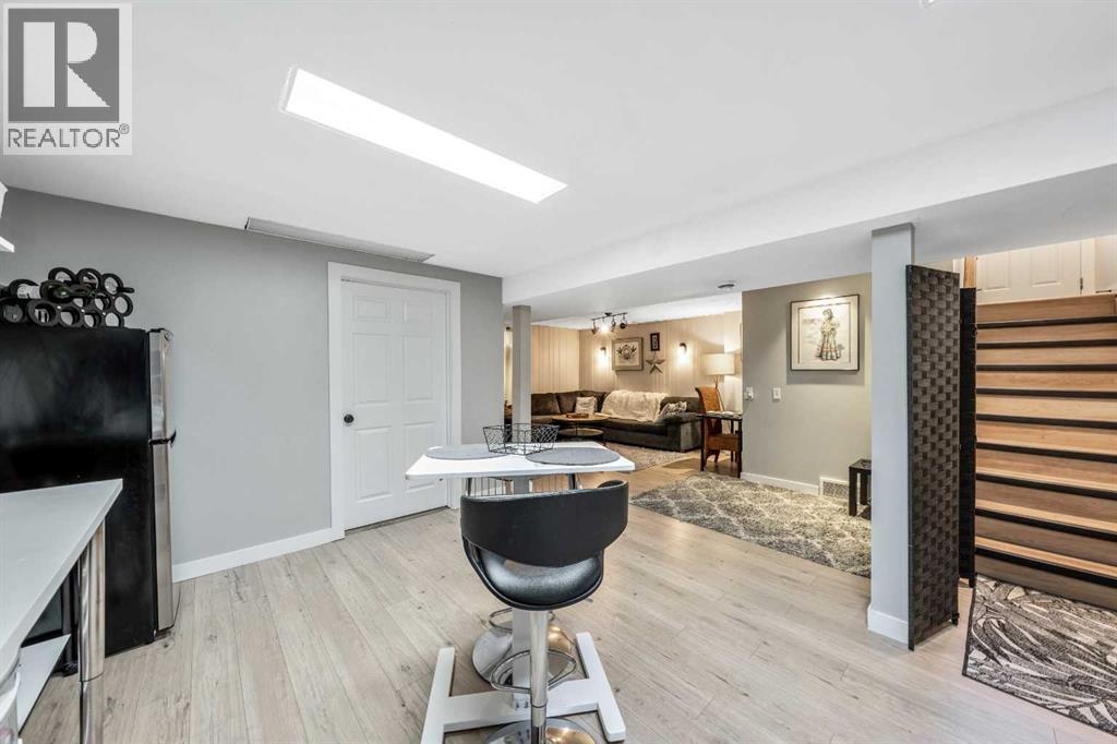 223 Brookpark Drive Sw, Calgary, Alberta  T2W 2W7 - Photo 13 - A2261691