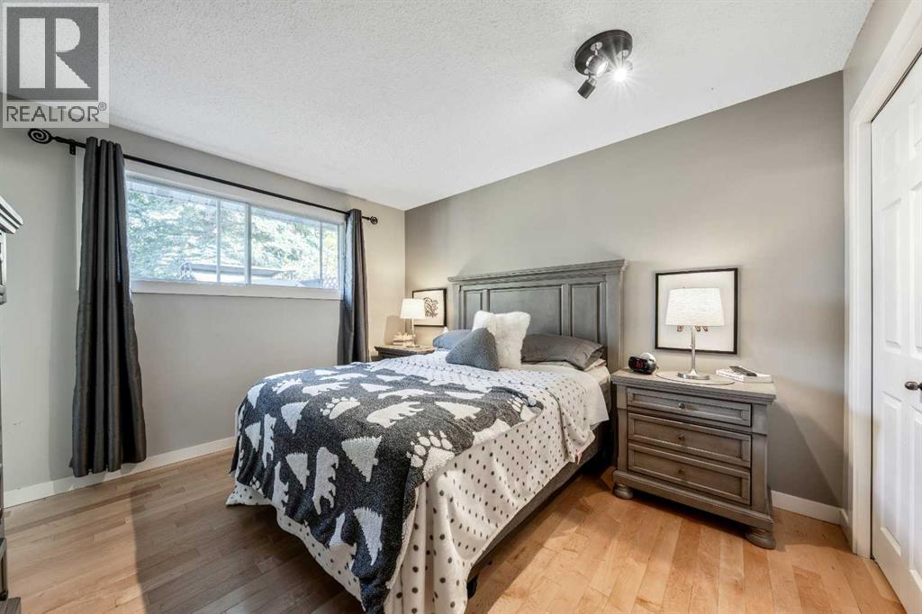 223 Brookpark Drive Sw, Calgary, Alberta  T2W 2W7 - Photo 7 - A2261691