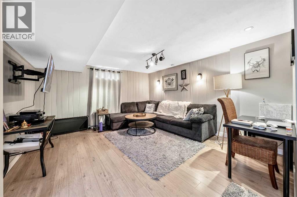 223 Brookpark Drive Sw, Calgary, Alberta  T2W 2W7 - Photo 15 - A2261691