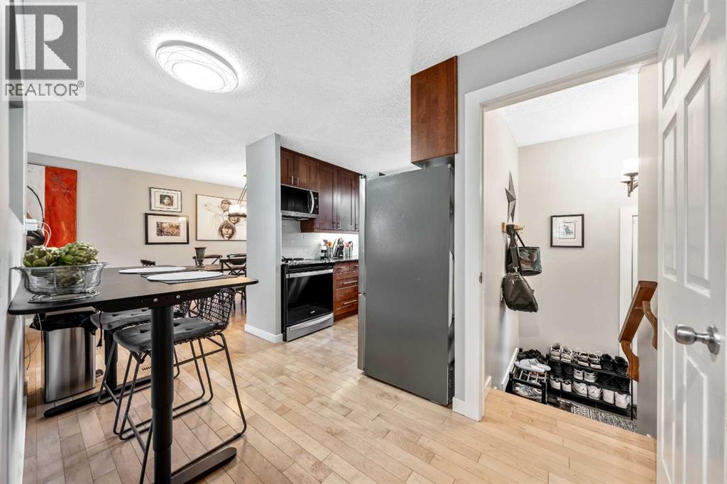 223 Brookpark Drive Sw, Calgary, Alberta  T2W 2W7 - Photo 5 - A2261691