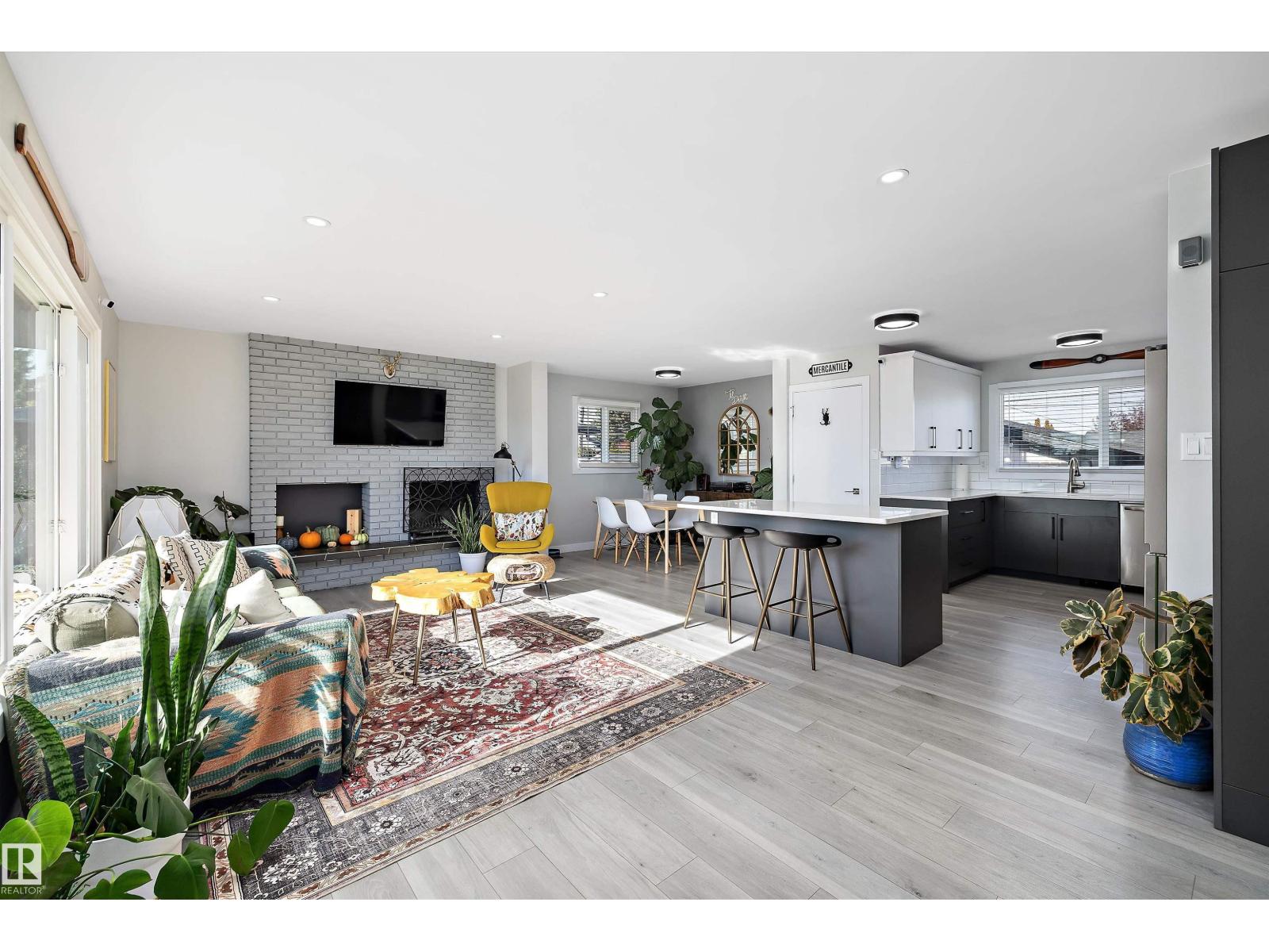 6304 94A AV NW, Edmonton, Alberta