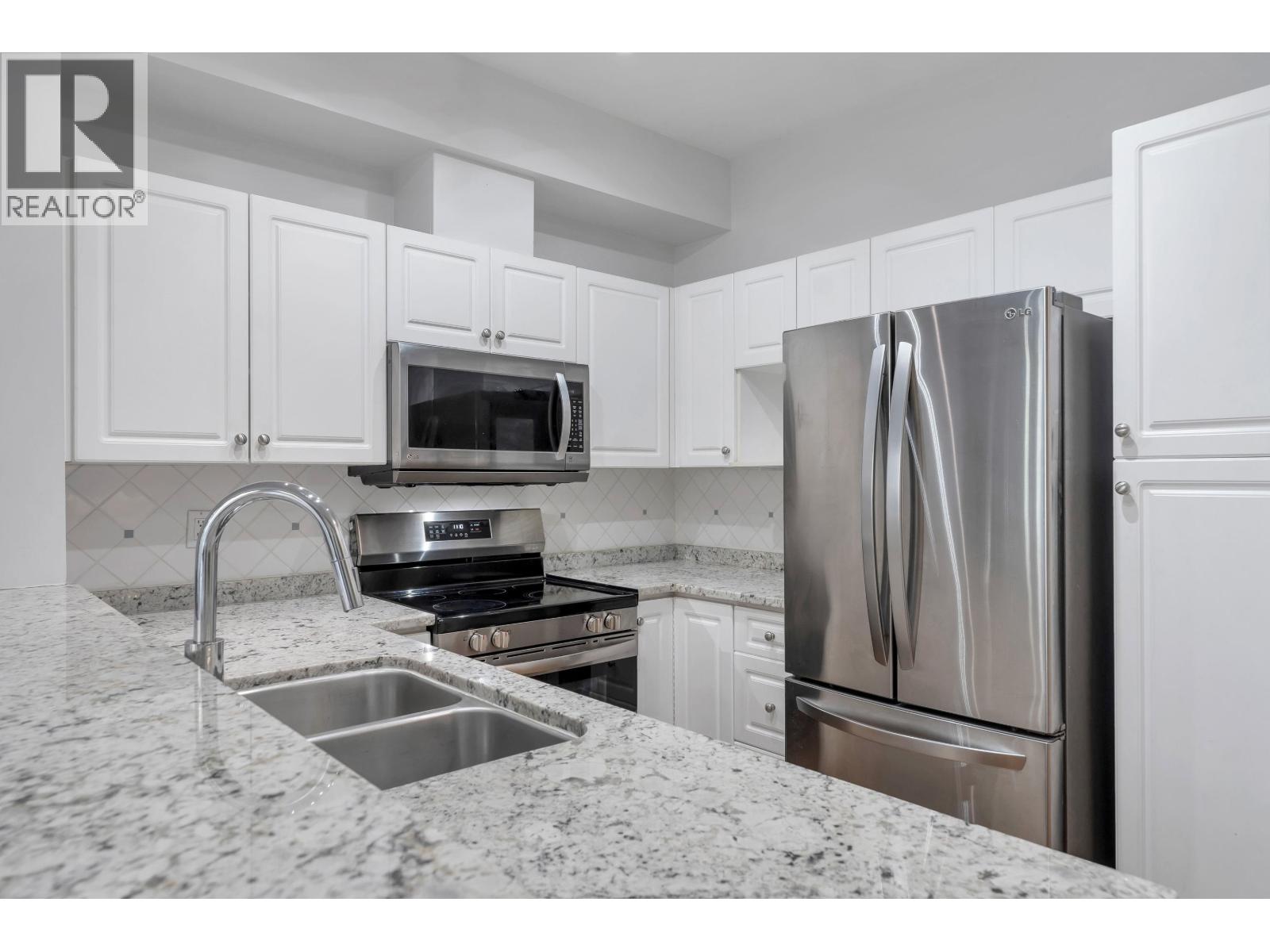 8533 Aquitania Place, Vancouver, British Columbia  V5S 4V7 - Photo 3 - R3063542