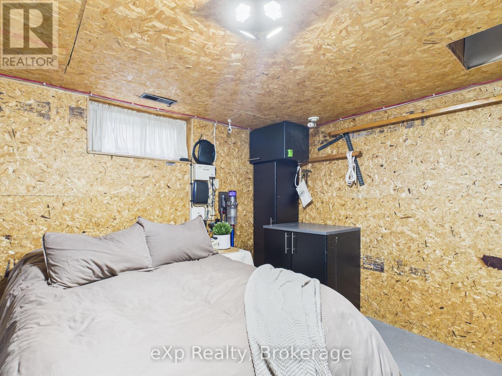 321 10th Avenue, Hanover, Ontario  N4N 2N4 - Photo 20 - X12496718