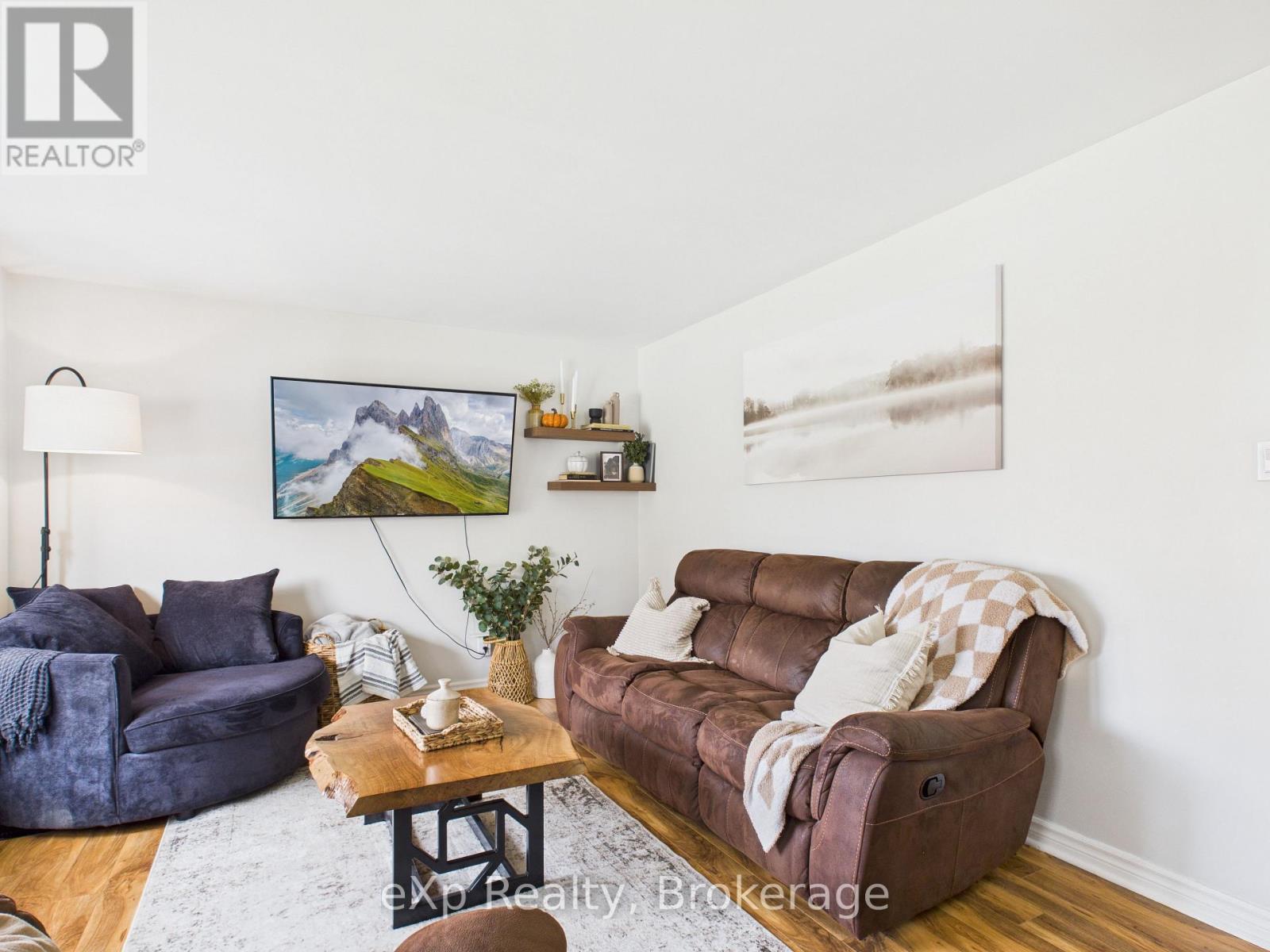 321 10th Avenue, Hanover, Ontario  N4N 2N4 - Photo 10 - X12496718