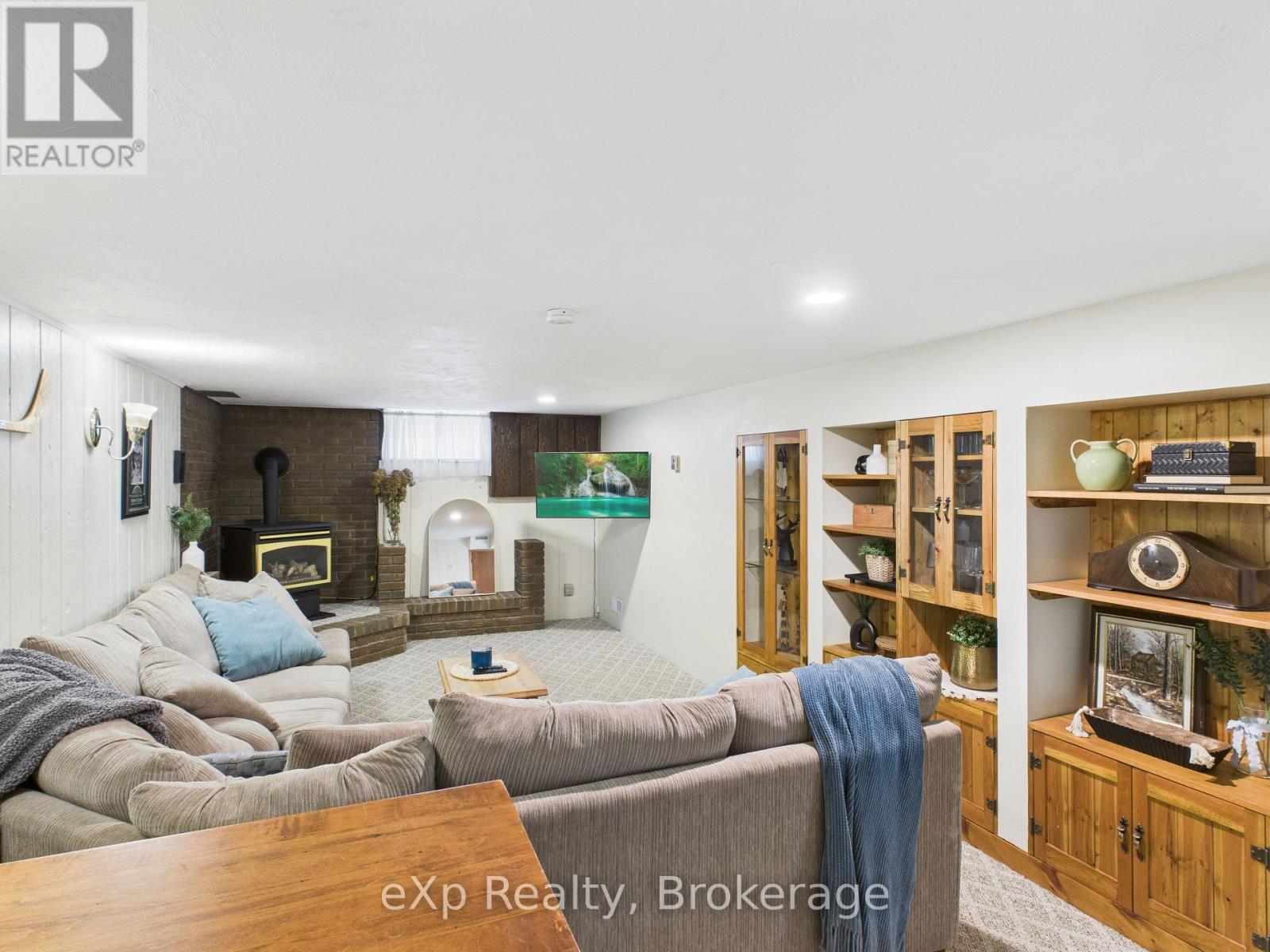 321 10th Avenue, Hanover, Ontario  N4N 2N4 - Photo 18 - X12496718