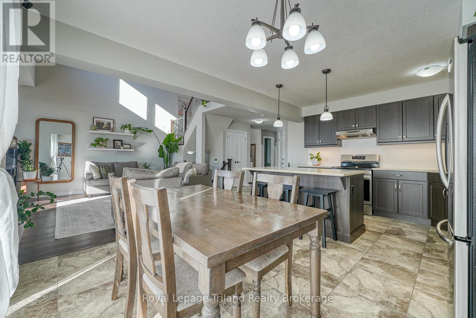 722 Frontenac Crescent, Woodstock, Ontario  N4V 0B1 - Photo 11 - X12503276