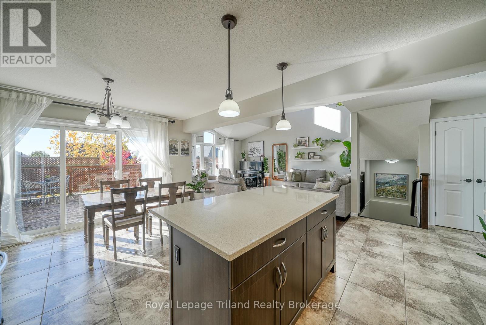 722 Frontenac Crescent, Woodstock, Ontario  N4V 0B1 - Photo 14 - X12503276