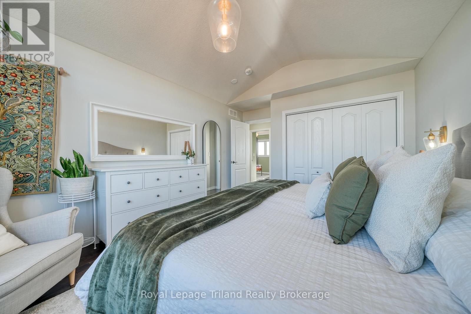 722 Frontenac Crescent, Woodstock, Ontario  N4V 0B1 - Photo 19 - X12503276