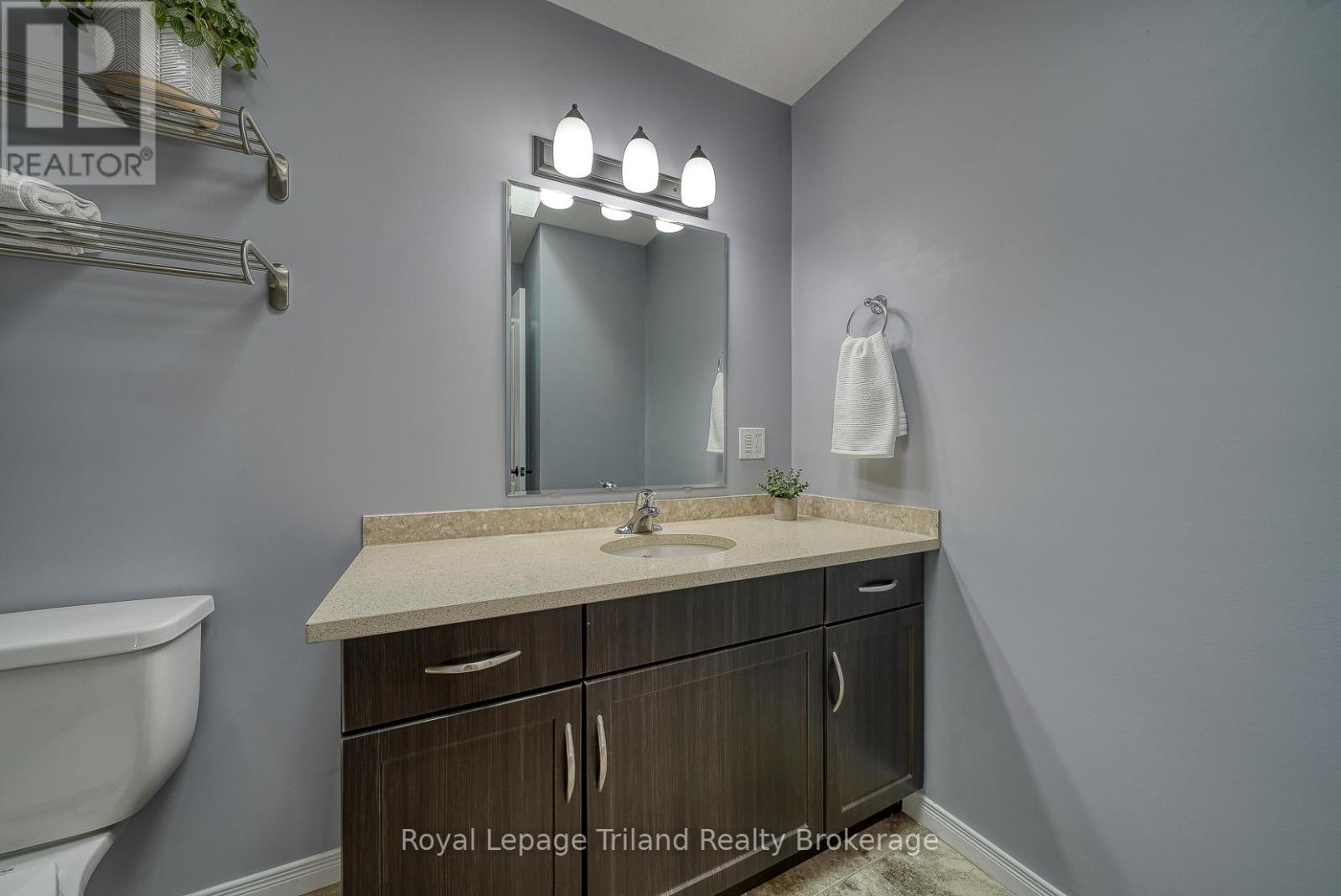 722 Frontenac Crescent, Woodstock, Ontario  N4V 0B1 - Photo 24 - X12503276