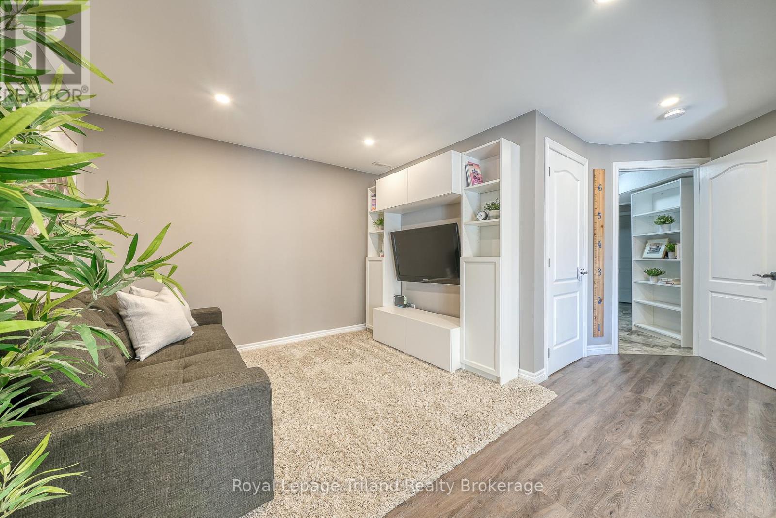 722 Frontenac Crescent, Woodstock, Ontario  N4V 0B1 - Photo 29 - X12503276