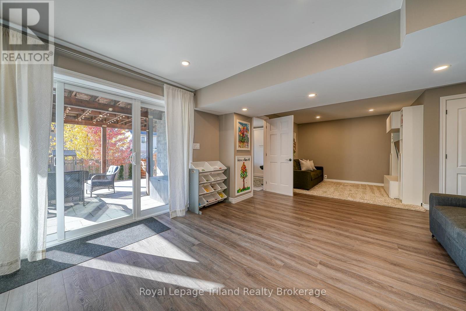 722 Frontenac Crescent, Woodstock, Ontario  N4V 0B1 - Photo 31 - X12503276