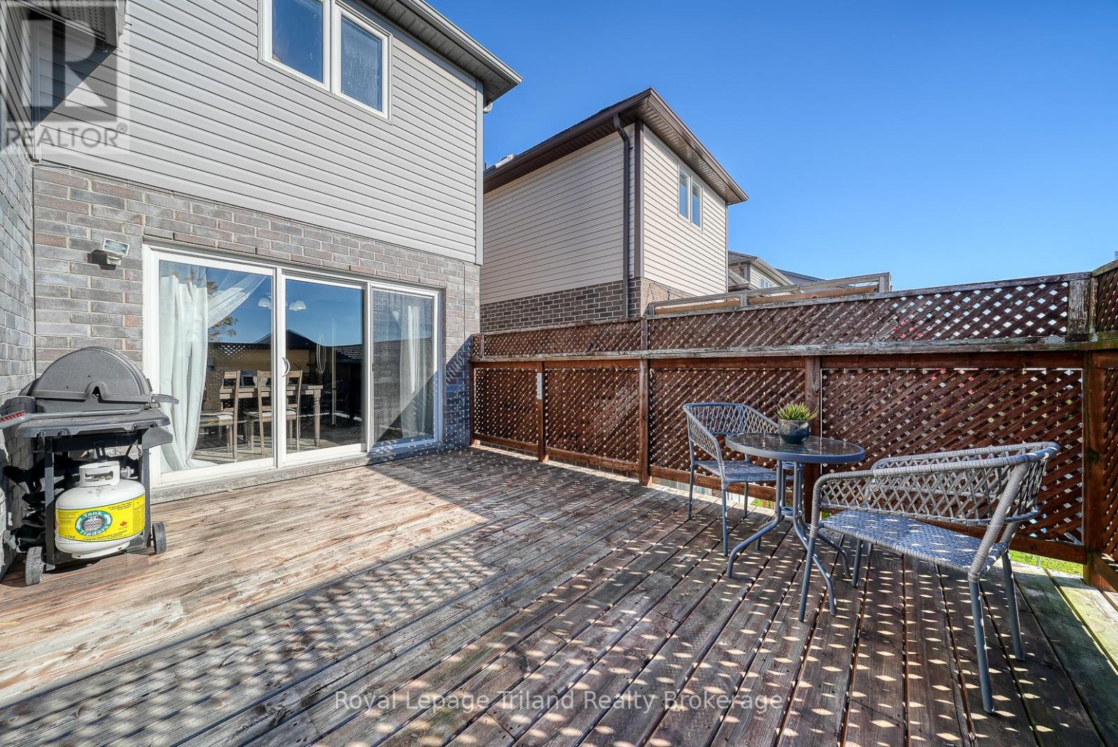 722 Frontenac Crescent, Woodstock, Ontario  N4V 0B1 - Photo 36 - X12503276