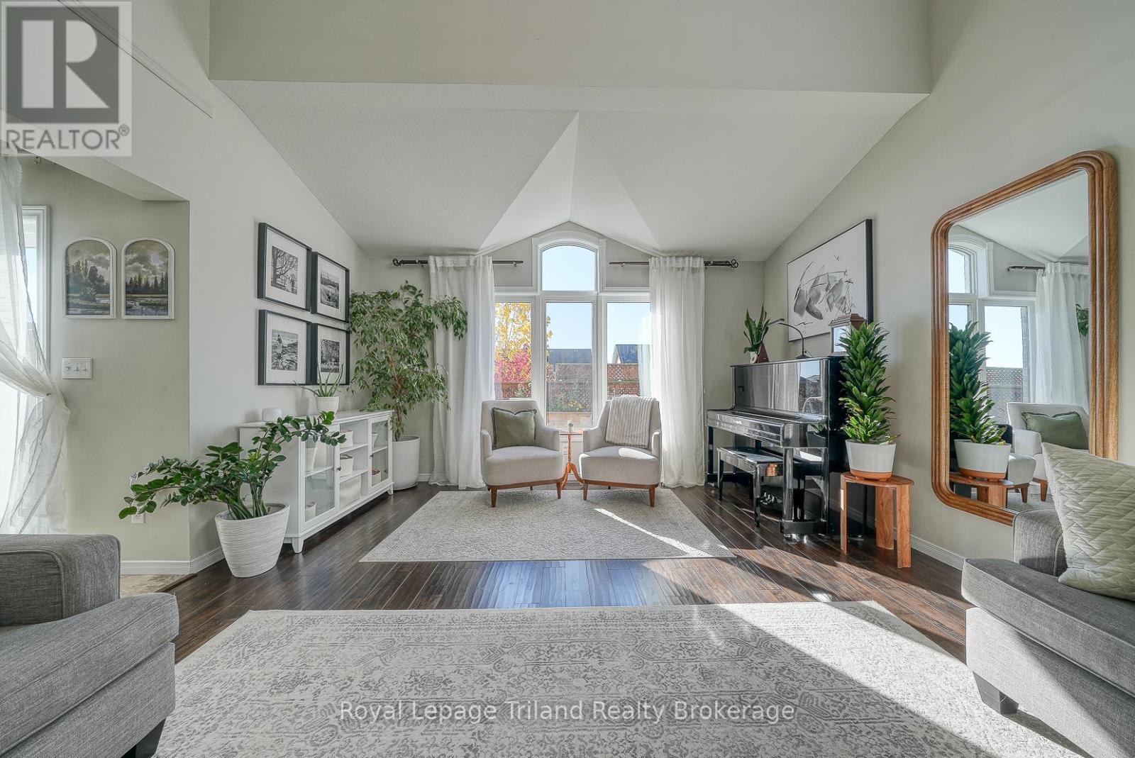 722 Frontenac Crescent, Woodstock, Ontario  N4V 0B1 - Photo 7 - X12503276